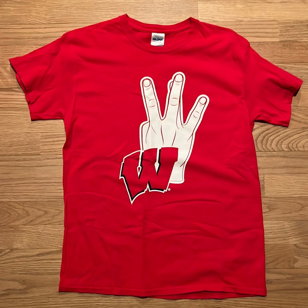 University of Wisconsin Badgers T Shirt Medium